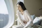 杭州28岁女白领胃不舒服，医生诊断让她崩溃：再也不敢熬夜了