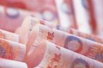资金回流路断债务偿还承压 房企资金链能否扛过此“疫”？