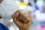 援意中国专家：是否接管ICU需统筹考虑 但应该会派更多中国专家