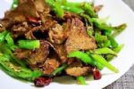 家常菜四道推荐：蘑菇，牛肉，芹菜，蛋卷的做法