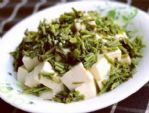 春天时令蔬菜，15块钱一斤，焯下水再凉拌，搭配豆腐鲜香还开胃