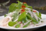 河南人的夏天，是荆芥味儿的，荆芥既是万能调料，又能和面做主食