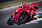 杜卡迪全新Panigale V2耀目登场，Panigale家族双星聚首共续荣耀